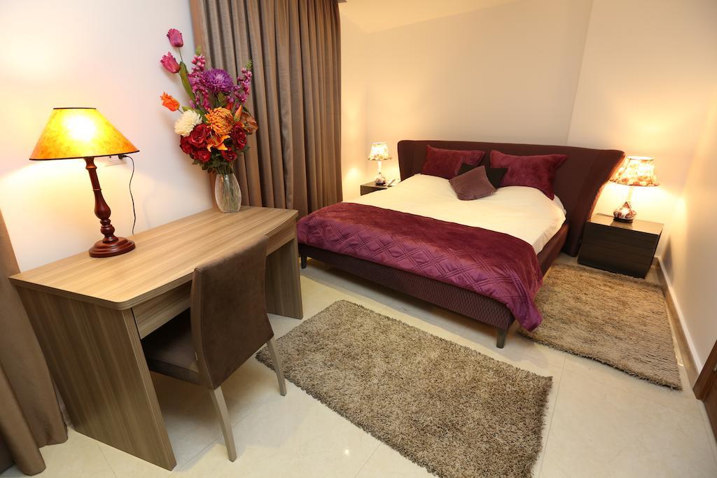 Delora Hotel And Suites Chtaura Room photo